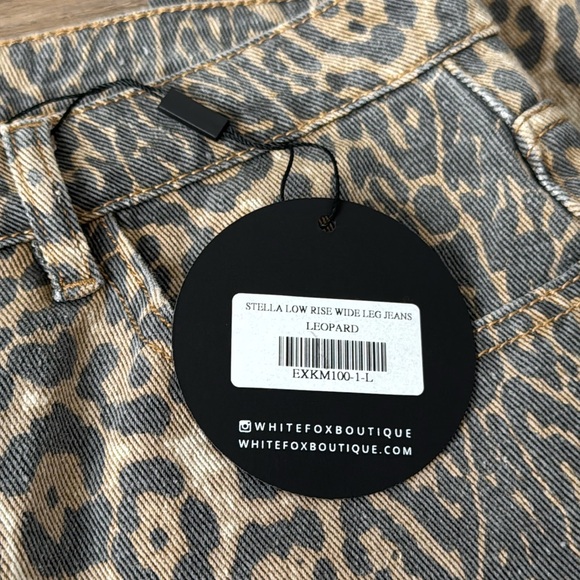 White Fox Stella Low Rise Wide Leg Jeans in Leopard - Picture 5 of 7